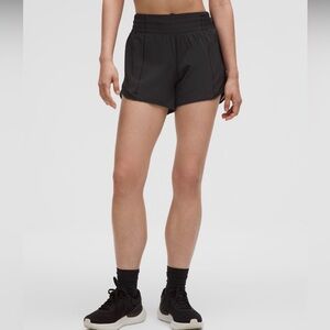 Lululemon hotty hot high rise 4” short - black